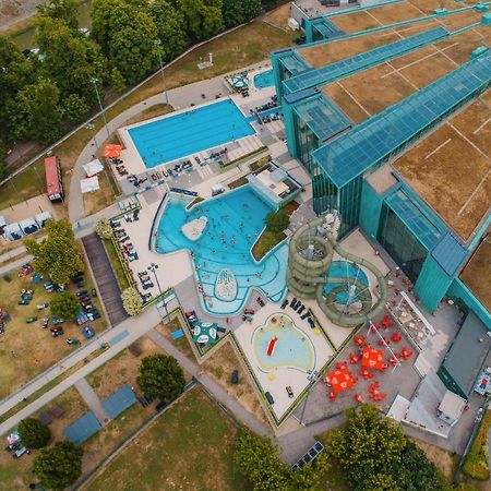Portobello Wellness & Yacht Hotel إسترغوم المظهر الخارجي الصورة