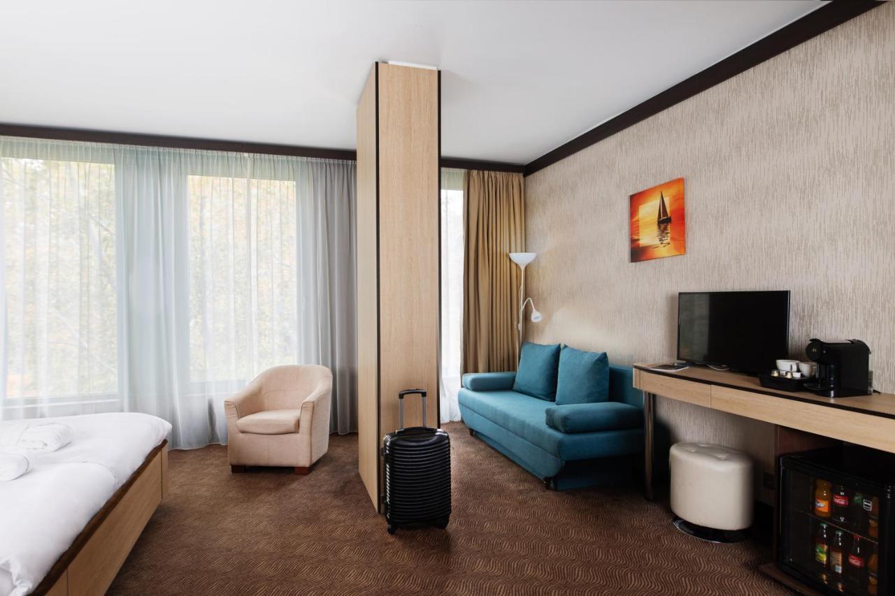 Portobello Wellness & Yacht Hotel إسترغوم المظهر الخارجي الصورة